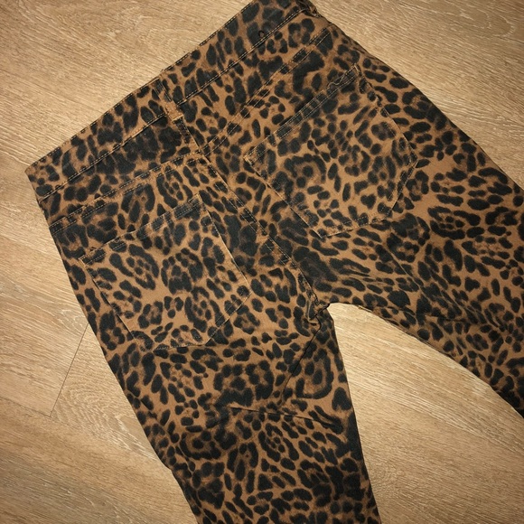Trendy Leopard Print Jeans πππ - Picture 6 of 8